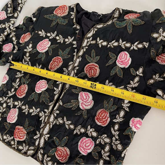 Vintage 100% silk heavily beaded rose jacket hook eye closure fully lined Size M - Picture 10 of 16